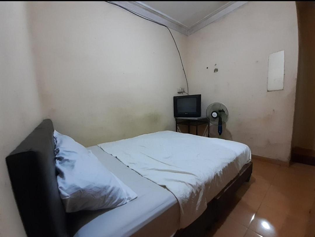 Hotel Spot On 93428 Pinus Jaya Syariahneartaman Amaryllis