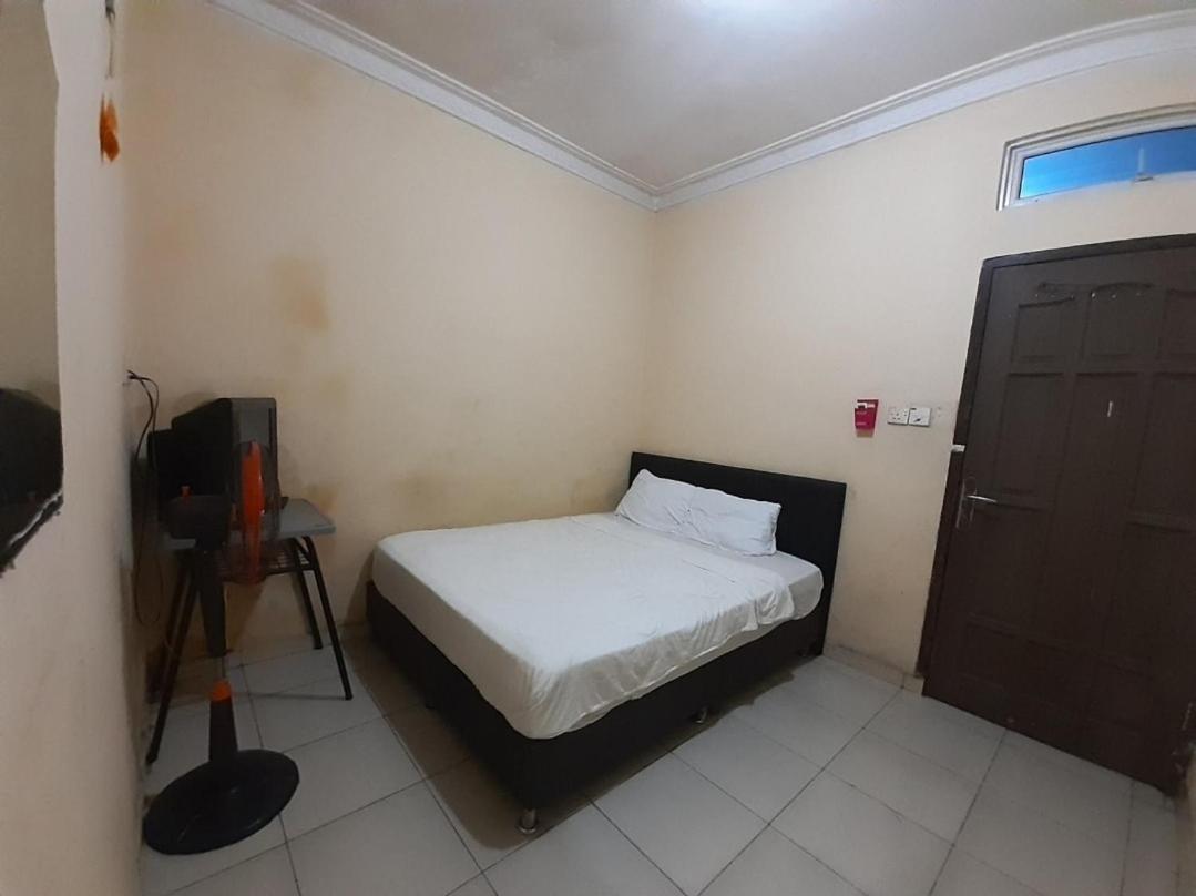 Spot On 93428 Pinus Jaya Syariahneartaman Amaryllis Pekanbaru