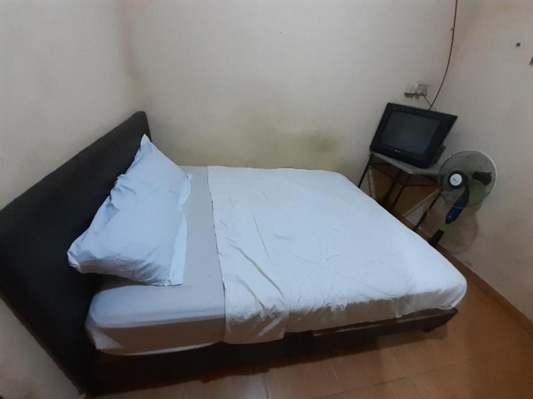 Spot On 93428 Pinus Jaya Syariahneartaman Amaryllis 2* Pekanbaru
